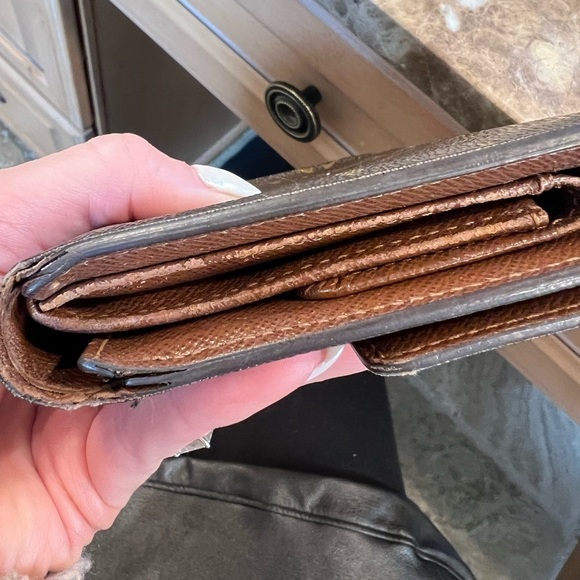 Authentic Louis Vuitton Trifold wallet - Picture 6 of 8